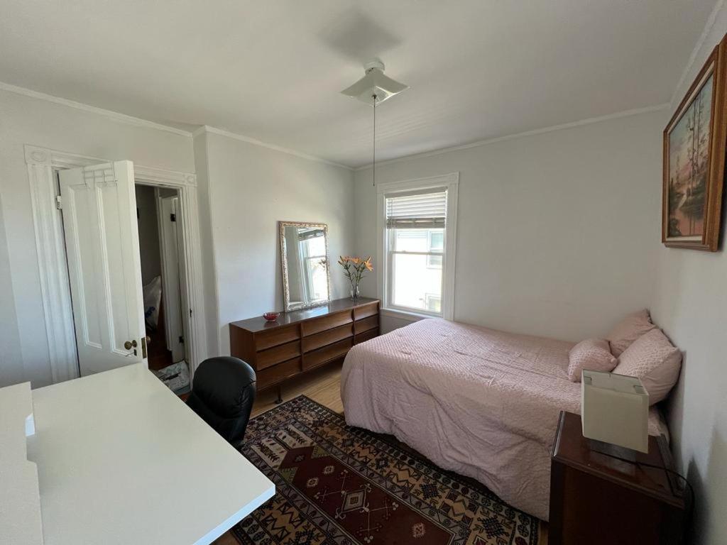 Private Room In A Grand House Boston Exterior foto
