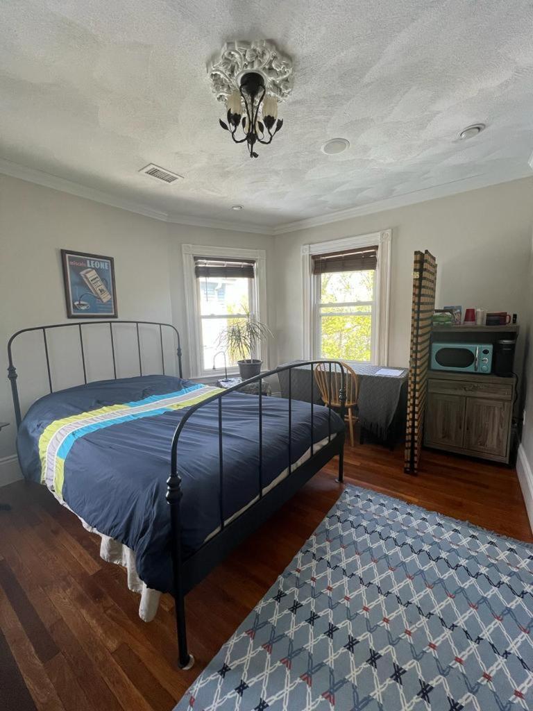 Private Room In A Grand House Boston Exterior foto