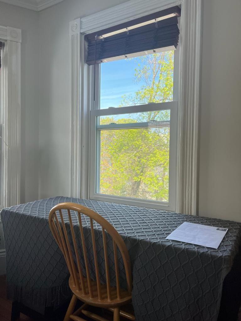 Private Room In A Grand House Boston Exterior foto