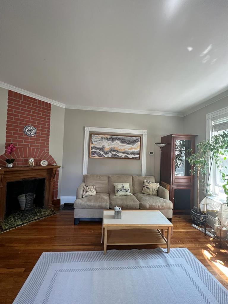 Private Room In A Grand House Boston Exterior foto